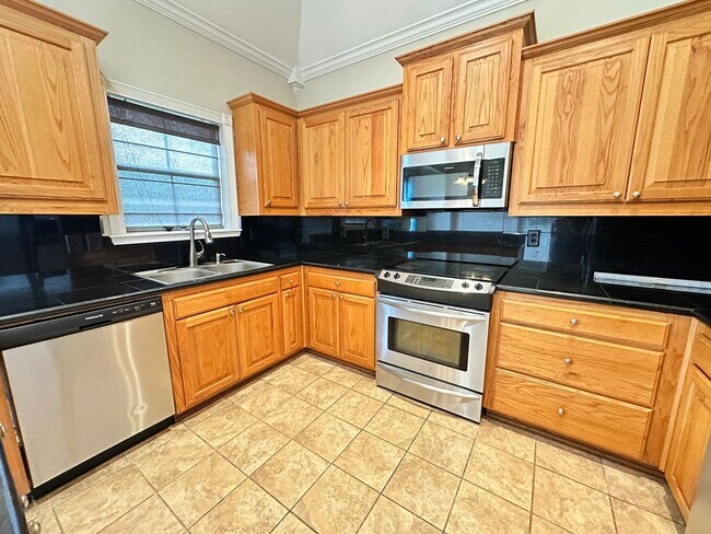 Foto del edificio - $500 OFF FIRST MONTHS RENT MOVE IN SPECIAL...