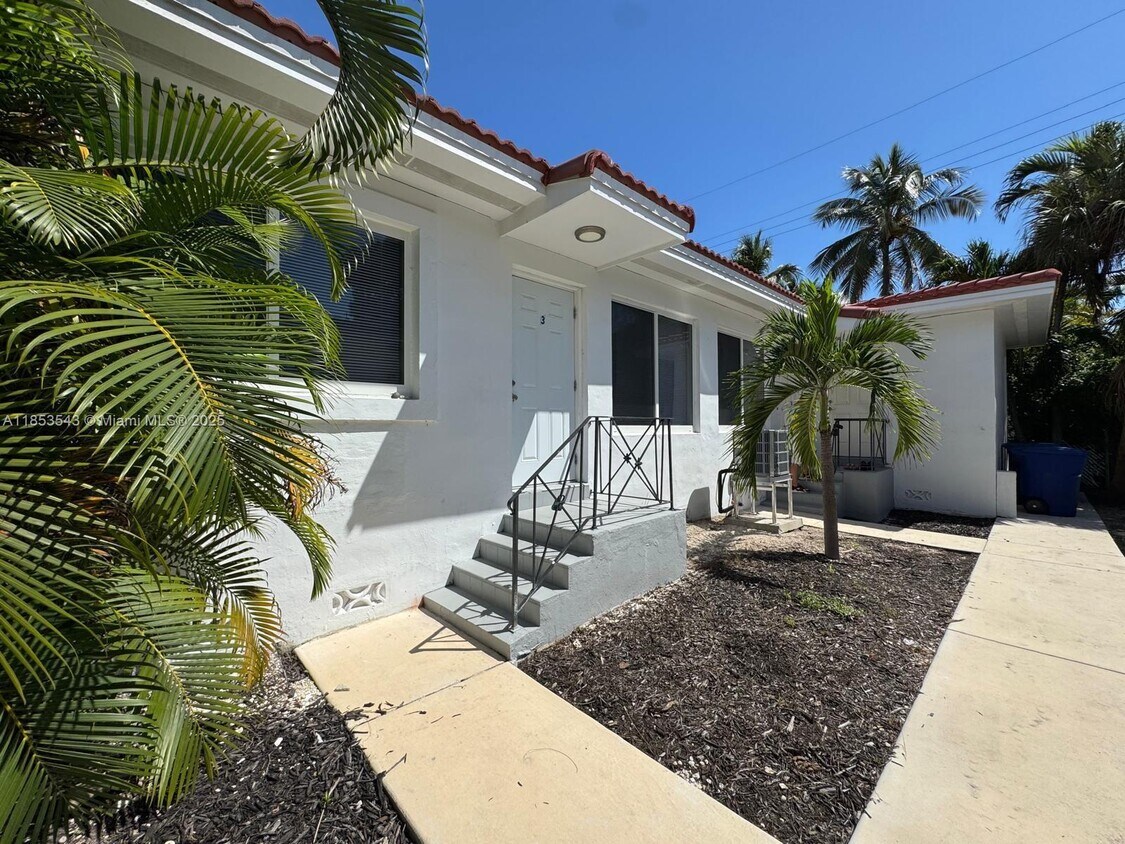 Foto principal - 8201 Abbott Ave