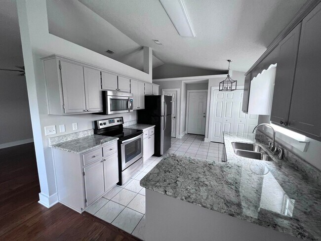 Foto del edificio - 8311 Hunters Ridge Trail