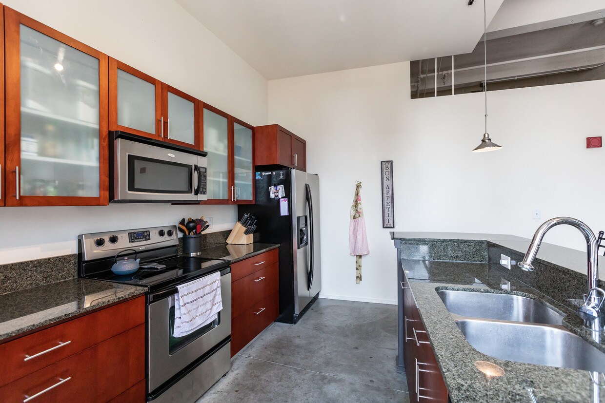 Kitchen - 1136 Washington Ave