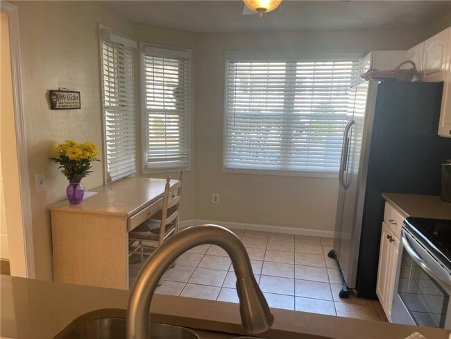 Building Photo - 112 Trellis Dr