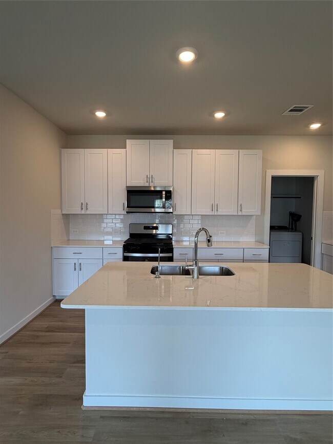 Building Photo - 6816 Hart Oak Ct