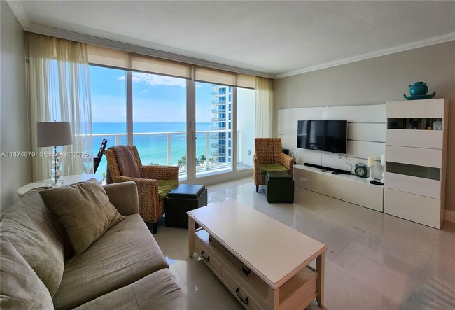 Building Photo - 3505 S Ocean Dr