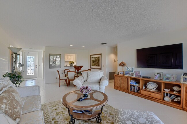 Foto del edificio - 19663 Boca W Dr