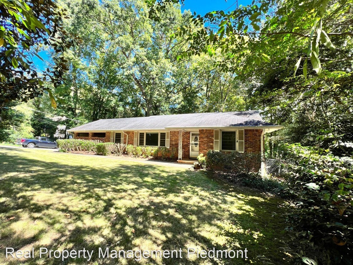 Foto principal - 3 br, 2 bath House - 4365 Peachtree Dunwoody