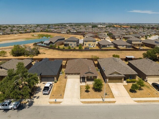 Building Photo - 132 Thrasher Cv