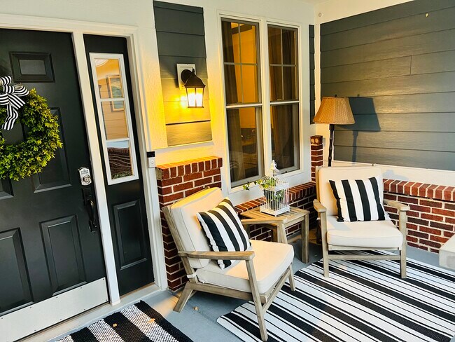 Front porch - 1332 Trescott Dr
