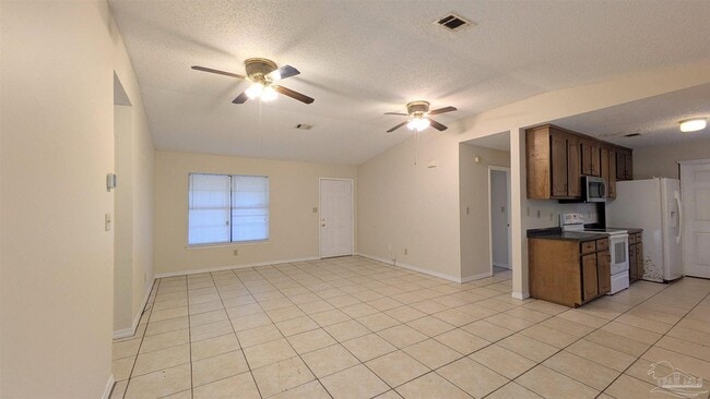 Foto del edificio - 1485 Pine Ln Dr