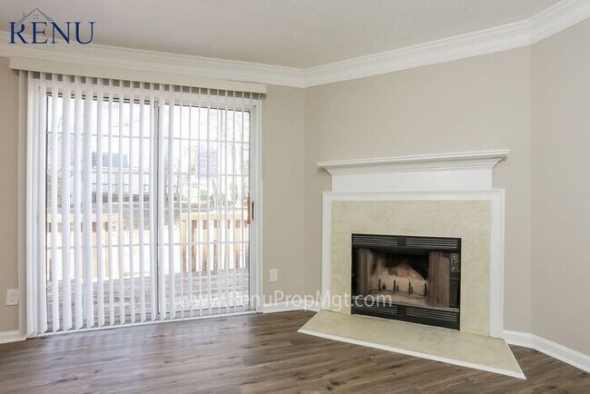 Building Photo - Now Available! 3 bed 2.5 bath!