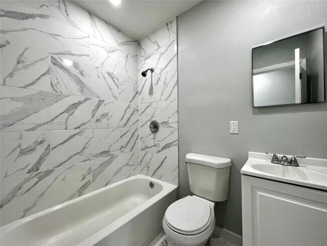 Foto del edificio - 2 bedroom in Hallandale FL 33009