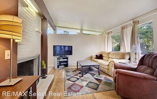 Building Photo - 3 br, 1 bath House - 1623 146th Ave SE