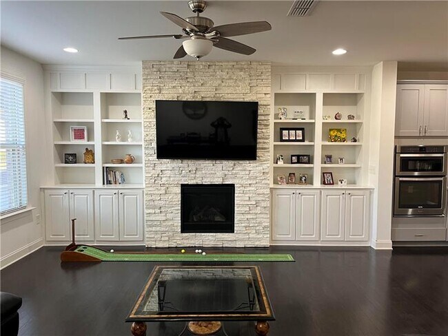 Building Photo - 9844 Cameron Parc Cir