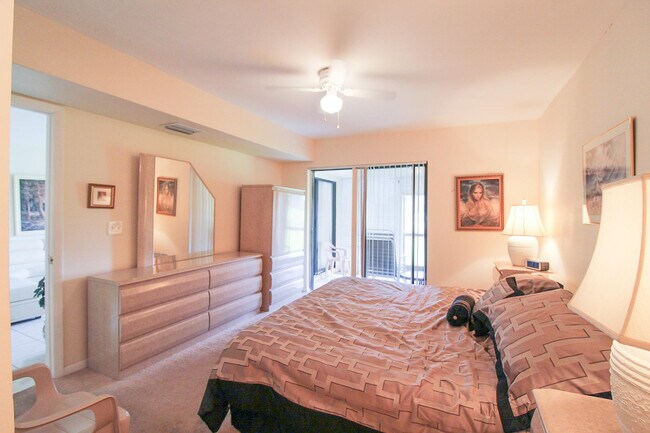Foto del edificio - 4692 Lucerne Lakes Blvd E