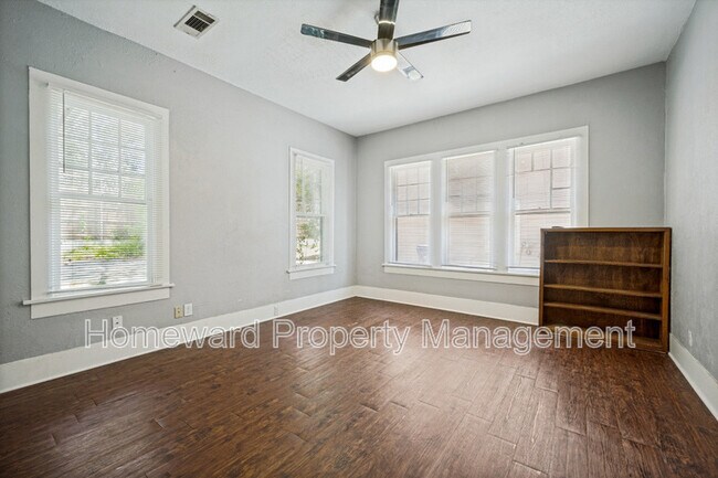 Building Photo - 904 W Hickory St