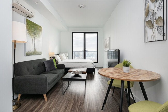 Building Photo - 1415 Avenue Overdale