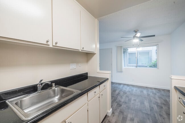 1 dormitorio, 1 baño - 660 pies cuadrados - Cocina - Parkway Green
