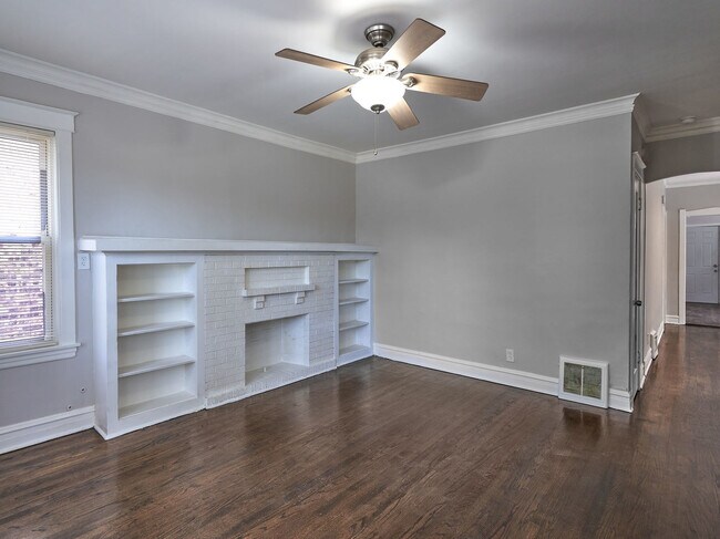 Building Photo - 1837 N Luna Ave