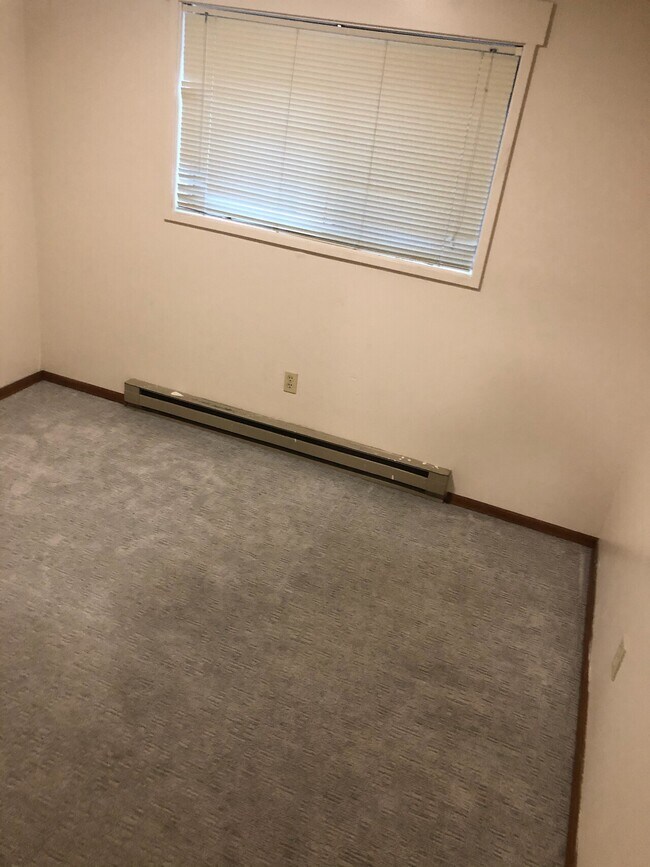Building Photo - 419 Asbury Court