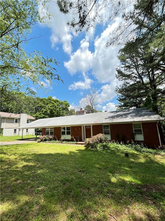 Foto del edificio - 2260 N Briarwood Ln