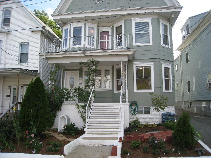 Primary Photo - 10 Evergreen Ave