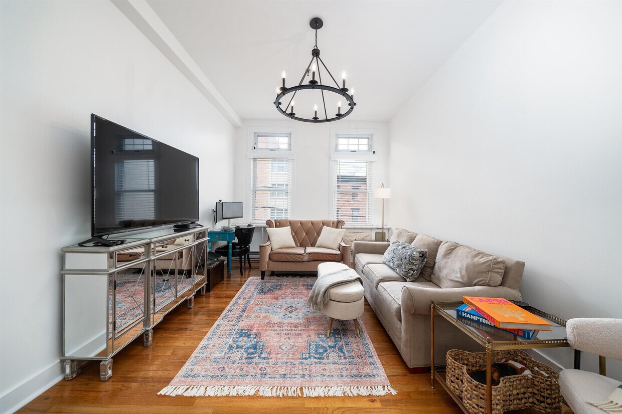 Foto principal - 79 Monroe St