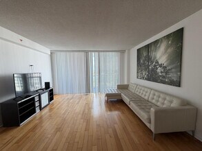Building Photo - 5601 Collins Ave