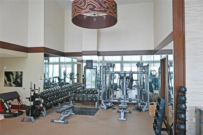 Foto del edificio - 15811 Collins Ave