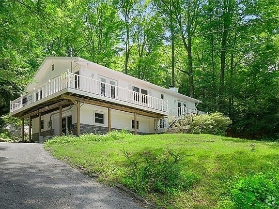 Building Photo - 96 Sagamore Dr