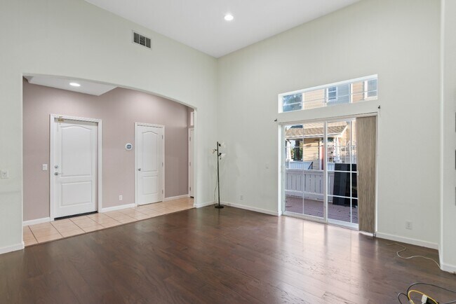 Living room view 2 - 2801 Lavender Ter