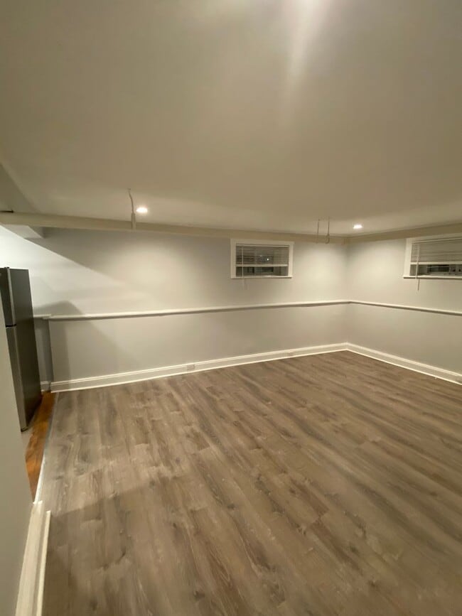 Building Photo - Brighton 3 Bed – 1,300 Sq Ft – Heat & Hot Water Included – Pet Friendly – 9/1