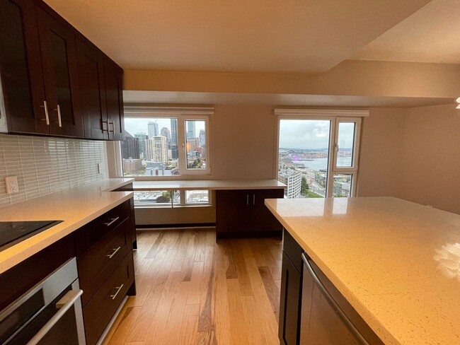 Building Photo - Beautiful Home In Arbor Place Tower