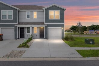 Building Photo - 8247 SW 67th Ave