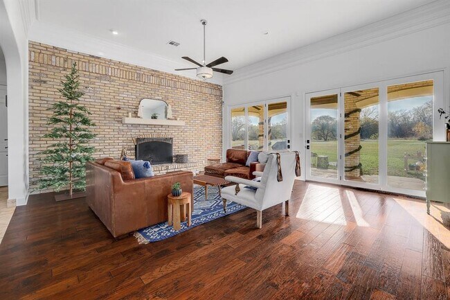 Building Photo - 10612 Legends Ln