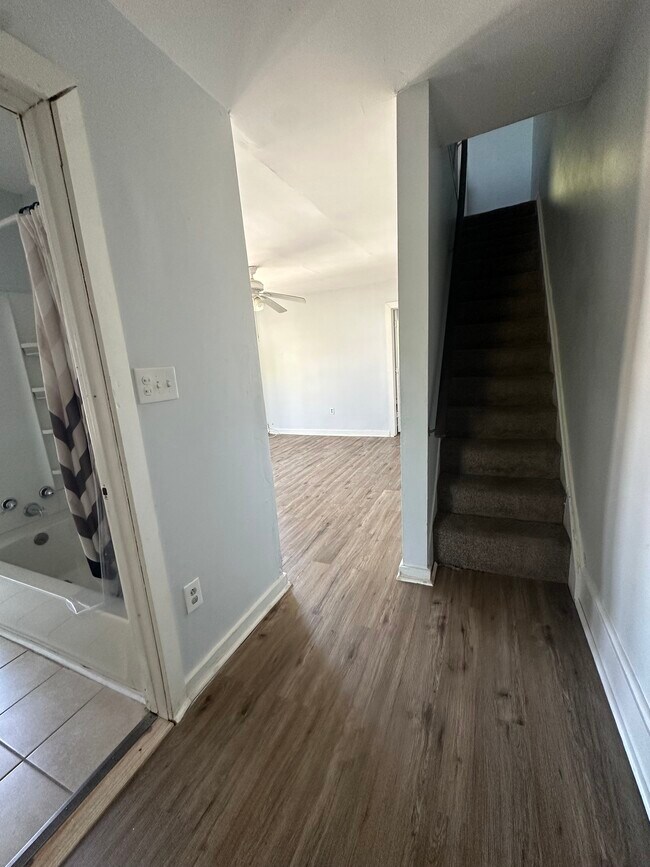 563 Buttonwood St, Norristown, PA 19401 Townhome Rentals in