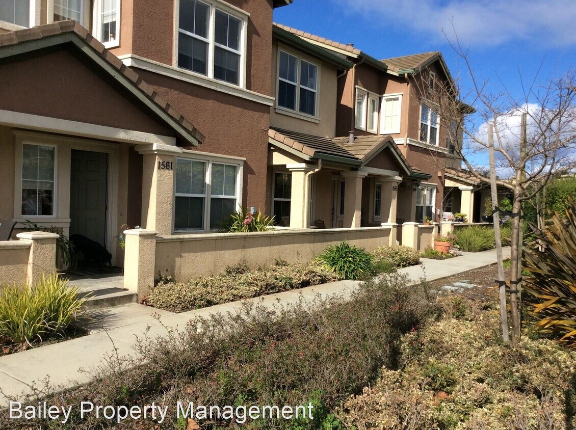 2 br, 2 bath House 1565 El Monte Ct. House Rental in Watsonville