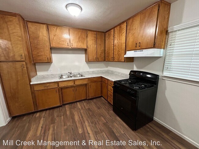 Foto del edificio - 2 br, 1 bath House - 1033 W. Houston