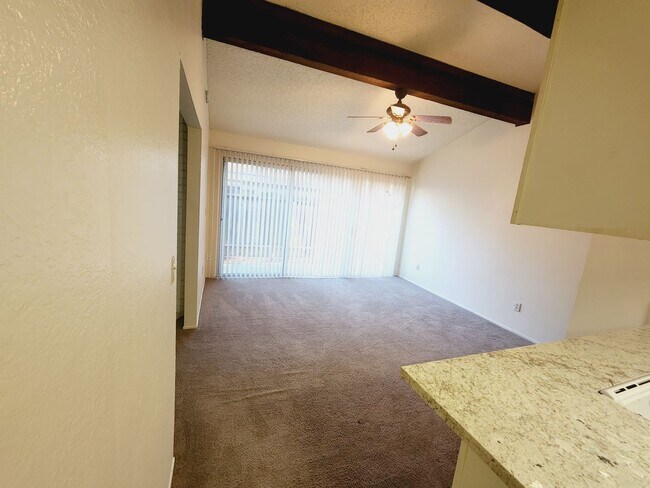 Building Photo - Fair Oaks halfplex - Available Now!