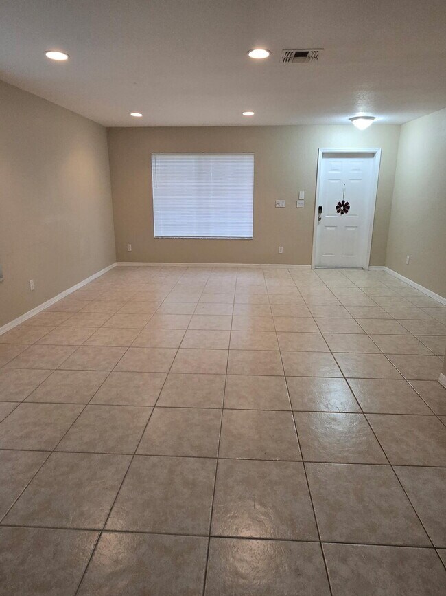 Building Photo - 1999 Newport Isles Blvd