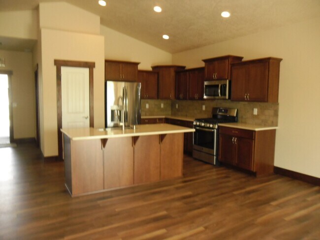 Foto del edificio - GOLF COURSE AREA HOME