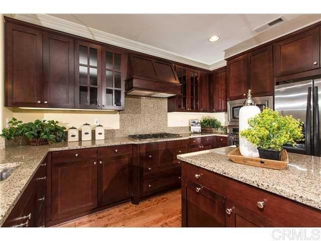 Building Photo - 6418 Live Oaks Dr