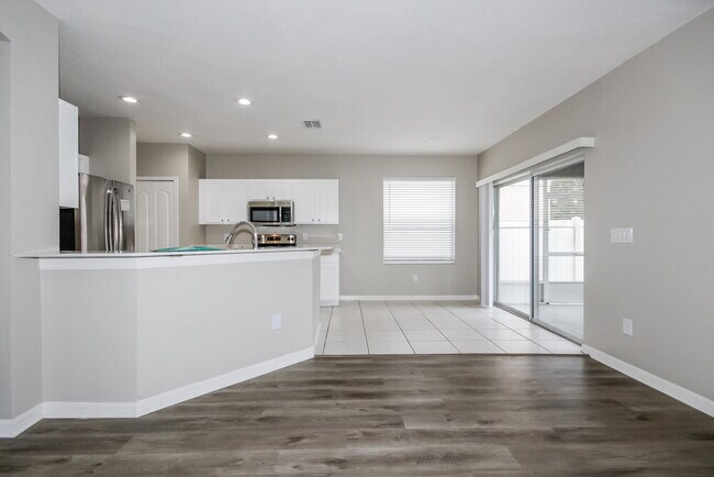 Building Photo - 1425 Delano Trent St