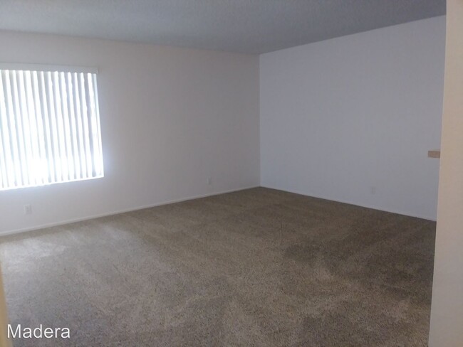 Building Photo - 2561 Madera Cir