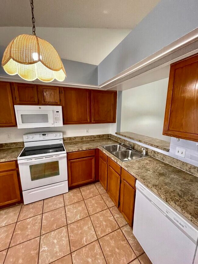 12253 Augusta Woods Cir, Orlando, FL 32824 House Rental in Orlando