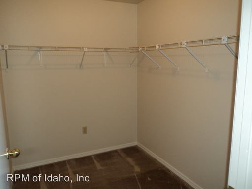 Building Photo - 5935 W Ellens Ferry Dr
