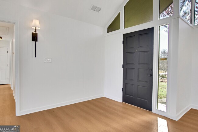 Building Photo - 770 Rounsaville Rd