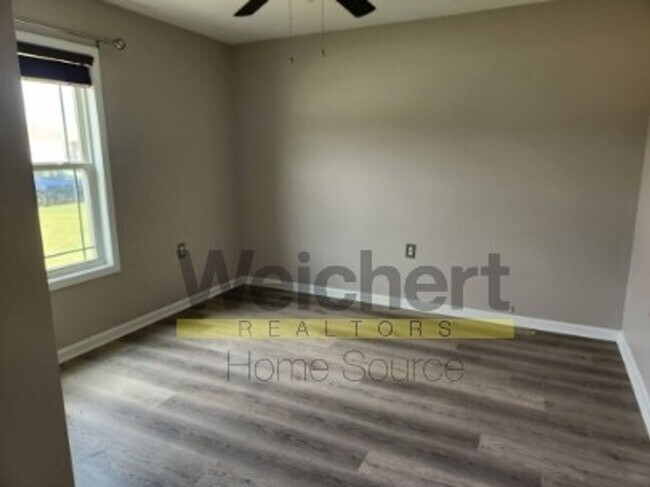 Foto del edificio - 4 bedroom, 2 bath home
