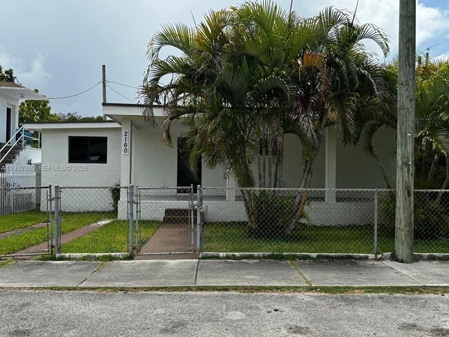 Photo - 2160 NW 30th St House