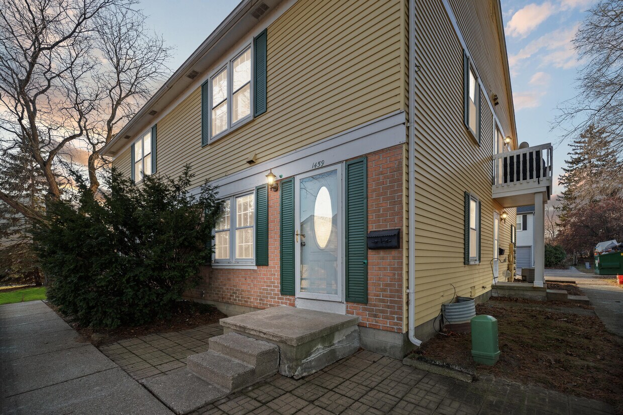 Primary Photo - 1459 Wingate Blvd