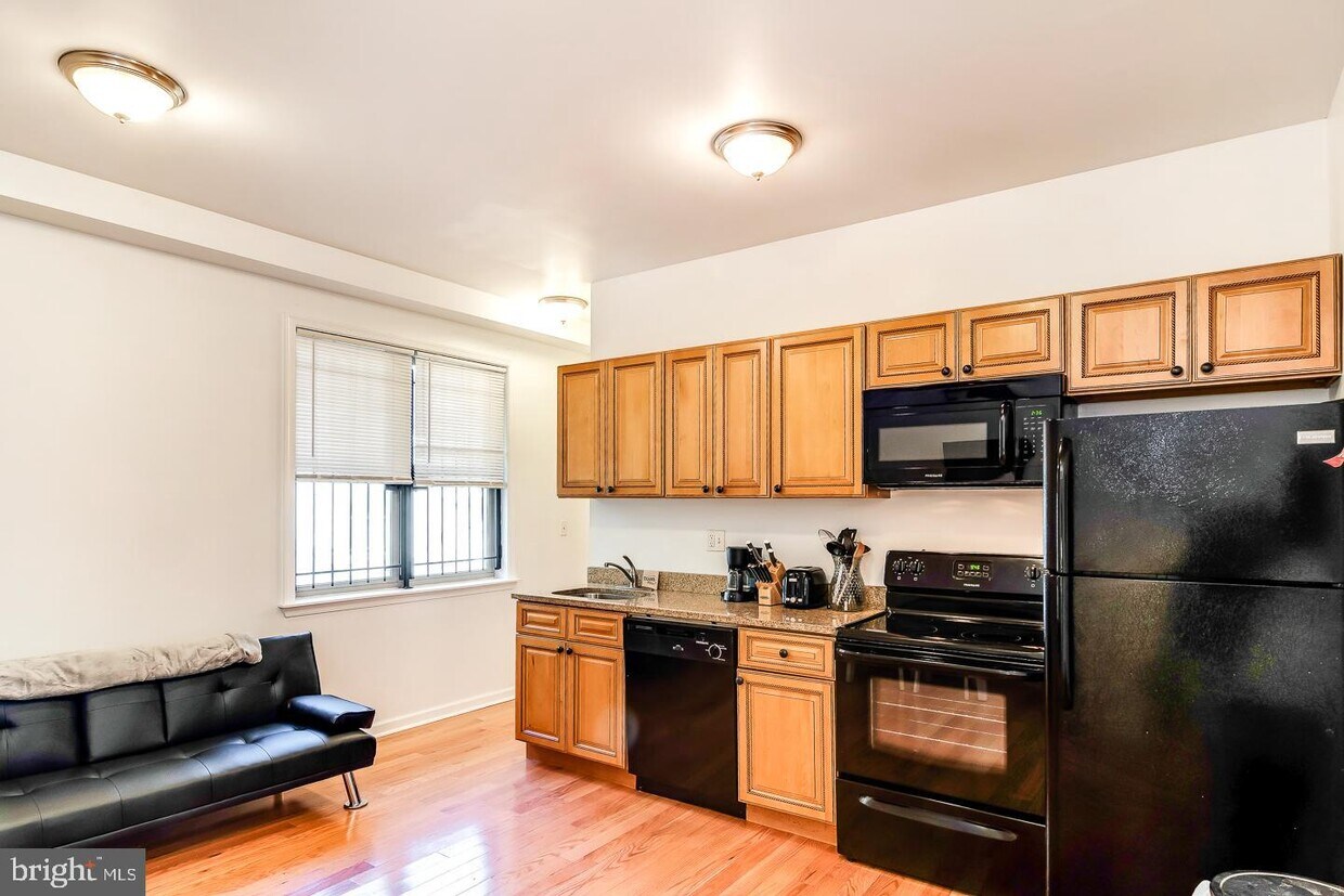 1511 W Susquehanna Ave Unit B, Philadelphia, PA 19132 Room for Rent