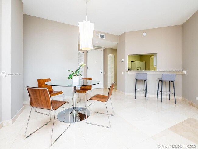 Building Photo - 888 Brickell Key Dr